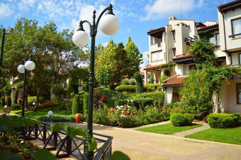 Apartment In The Picturesque Oasis Resort & Spa Lozenets ภายนอก รูปภาพ
